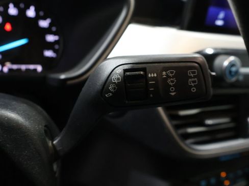 Used 2021 Ford Escape SE image 36