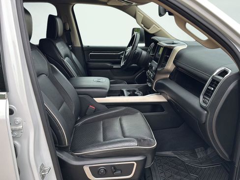 Used 2019 RAM 1500 Laramie AWD/4WD image 24