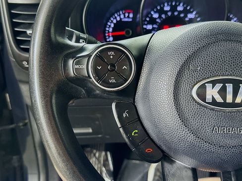 Used 2015 Kia Soul + FWD image 21