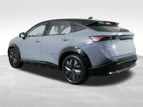 Used 2023 Nissan Ariya AWD image 8