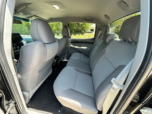 Used 2014 Toyota Tacoma PreRunner w/ TRD Sport Package RWD image 11