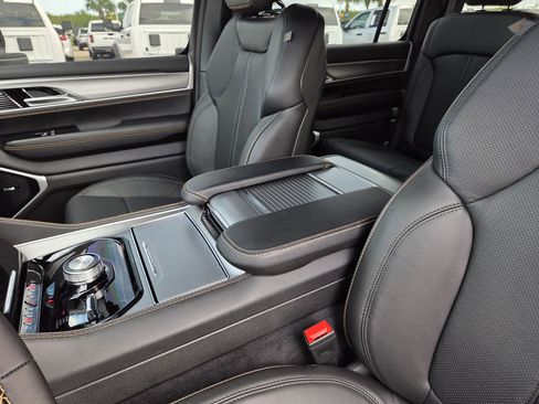 New 2026 Jeep Grand Wagoneer 4WD image 32