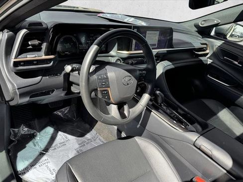 Certified 2024 Toyota Crown Limited image 11