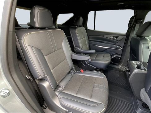 New 2026 Chevrolet Traverse High Country w/ LPO, Floor Liner Package image 10