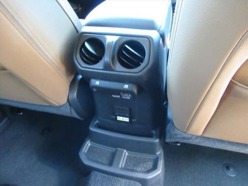 Used 2022 Jeep Wrangler Unlimited Sahara w/ LED Lighting Group AWD/4WD image 16