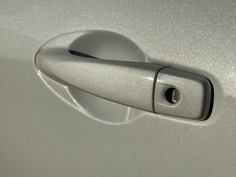 Used 2025 Nissan Versa SV image 10