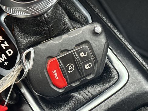 Used 2021 Jeep Wrangler Unlimited Sport AWD/4WD image 36