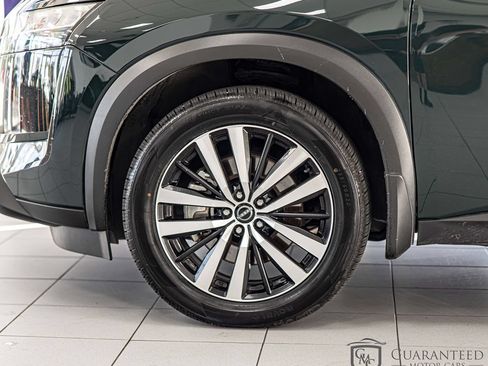 Used 2024 Nissan Pathfinder Platinum AWD/4WD image 7