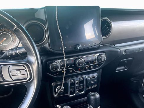 Used 2021 Jeep Wrangler Unlimited Sport AWD/4WD image 7
