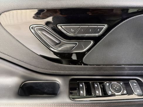 Used 2024 Lincoln Aviator 2WD image 11