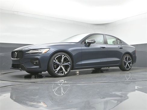 Used 2024 Volvo S60 B5 Ultimate image 36