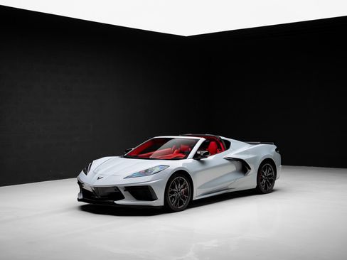 Used 2023 Chevrolet Corvette Stingray Premium Cpe w/ Z51 Performance Package RWD image 6