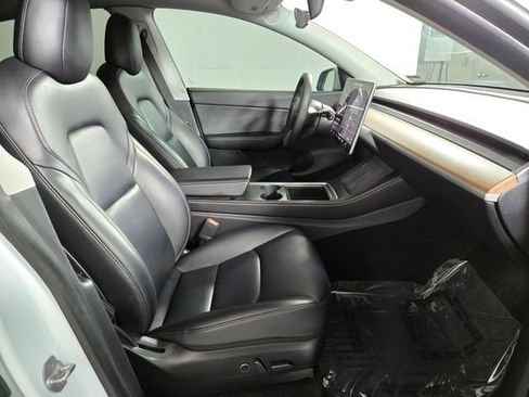 Used 2021 Tesla Model Y Long Range image 22
