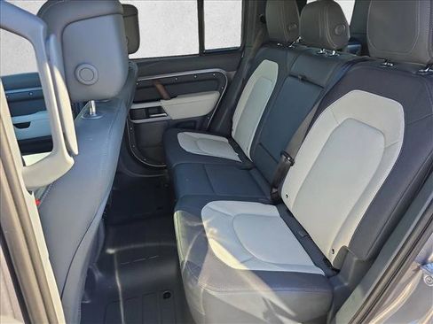 Used 2023 Land Rover Defender 110 X-Dynamic SE image 14