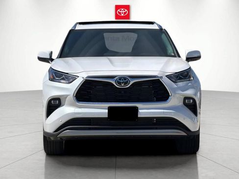 New 2026 Toyota Highlander Platinum AWD/4WD image 7