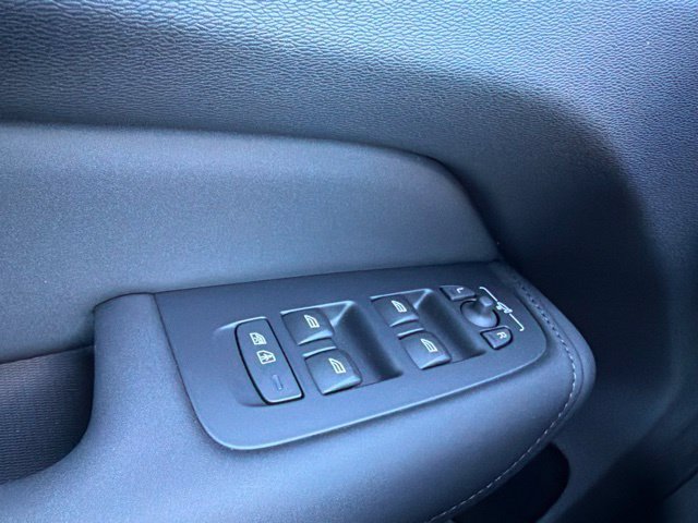 New 2027 Volvo XC60 B5 Plus AWD/4WD image 23