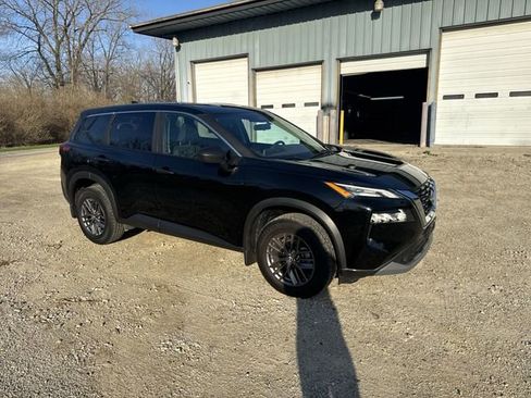 Used 2023 Nissan Rogue S image 3