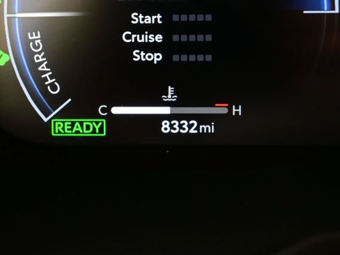 Used 2023 Toyota RAV4 XSE AWD/4WD image 27