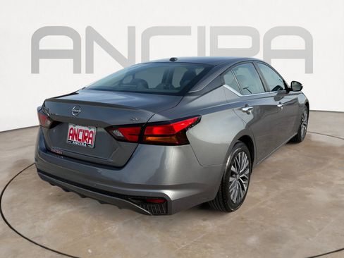 Used 2023 Nissan Altima 2.5 SV FWD image 11