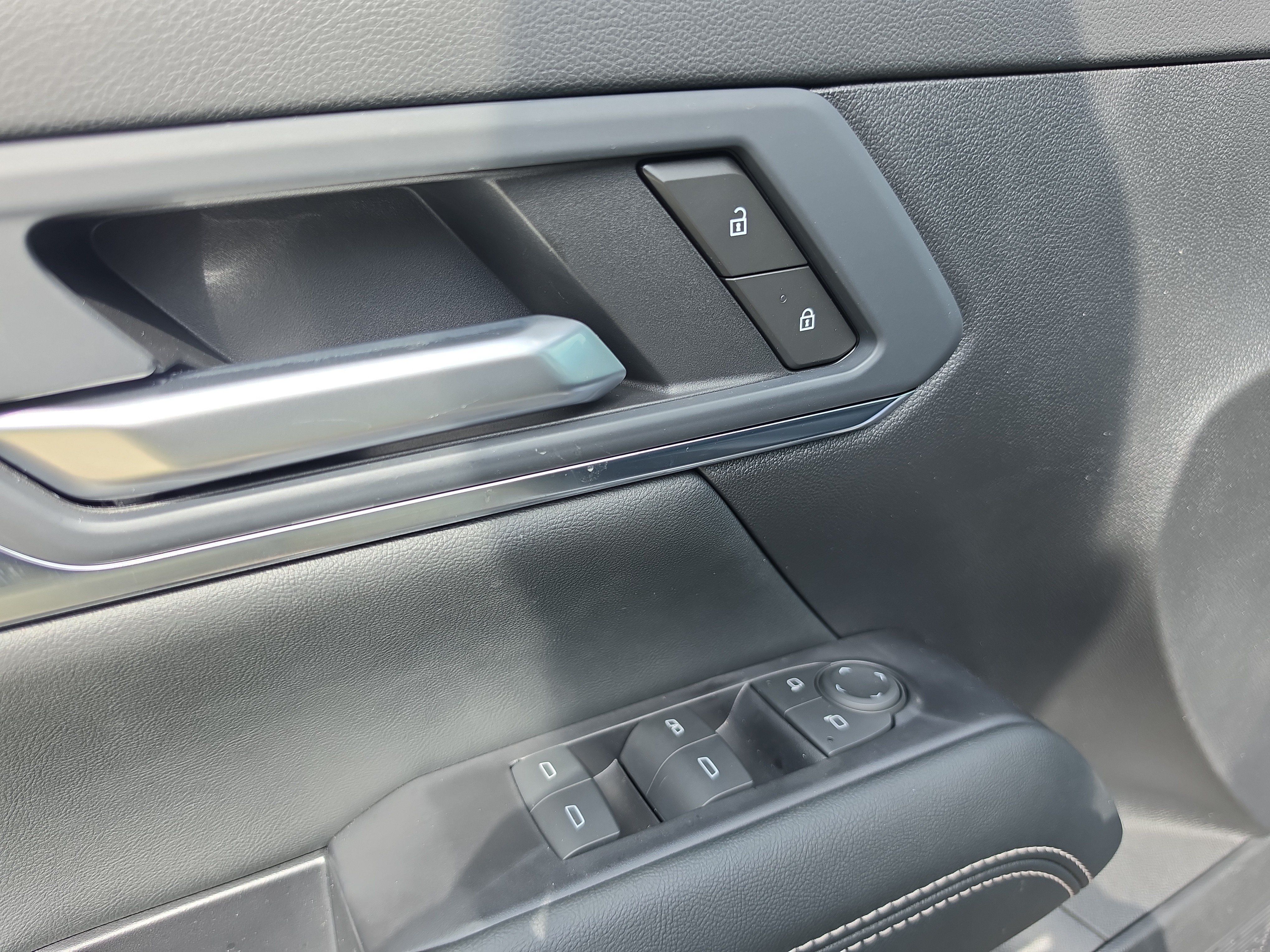 New 2027 GMC Terrain Elevation w/ Elevation Premium Package AWD/4WD image 18
