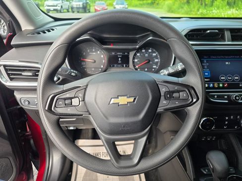 Used 2022 Chevrolet TrailBlazer LT w/ Convenience Package AWD/4WD image 14