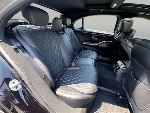 Used 2025 Mercedes-Benz S 580 4MATIC Sedan image 19