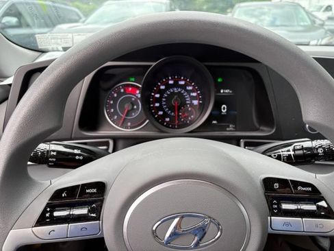 Used 2023 Hyundai Elantra SEL FWD image 18