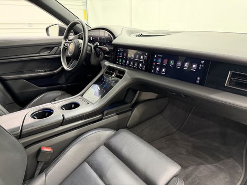 Certified 2022 Porsche Taycan 4 Cross Turismo AWD/4WD image 24