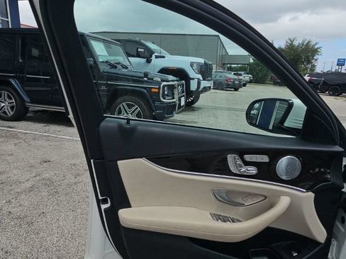 Used 2019 Mercedes-Benz E 450 4MATIC Wagon w/ Premium Package image 10