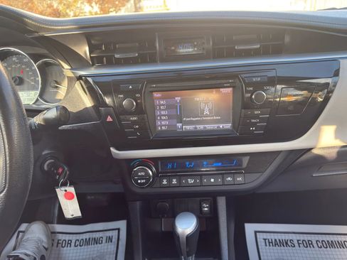 Used 2015 Toyota Corolla LE image 26