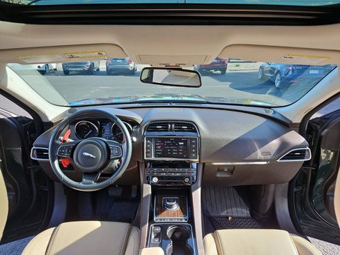 Used 2017 Jaguar F-PACE Prestige AWD/4WD image 34