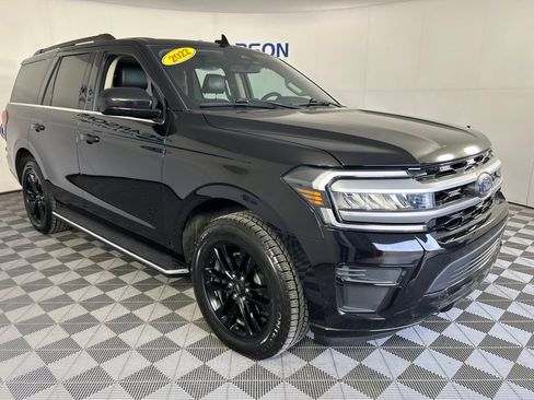 Used 2022 Ford Expedition XLT AWD/4WD image 3