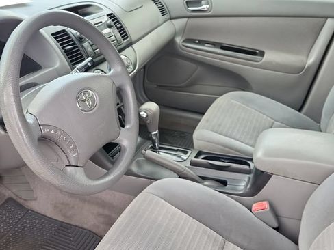 Used 2005 Toyota Camry LE FWD image 11