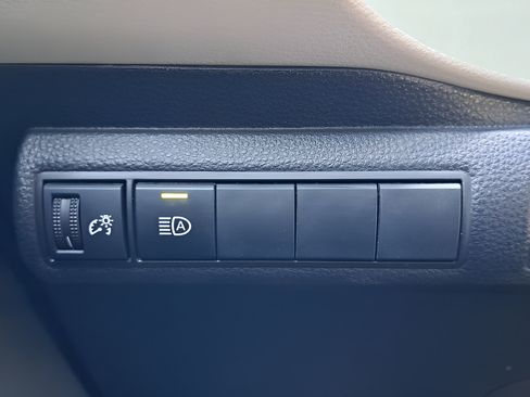 Certified 2024 Toyota Corolla LE w/ LE Convenience Package FWD image 19
