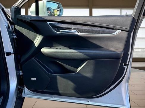 Used 2020 Cadillac XT5 Premium Luxury FWD image 23
