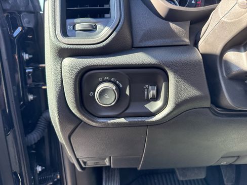 Used 2022 RAM 2500 Tradesman image 22