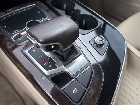 Used 2019 Audi Q7 3.0T Prestige w/ Prestige Package image 22