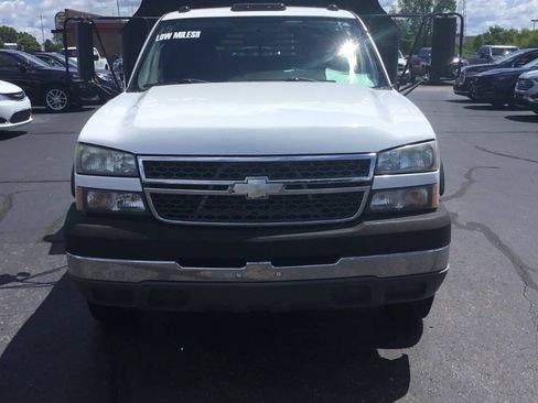 Used 2005 Chevrolet Silverado 3500 2WD Regular Cab image 8