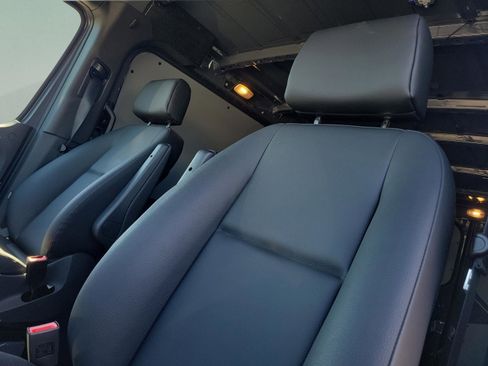 Used 2025 Mercedes-Benz Sprinter 2500 image 17