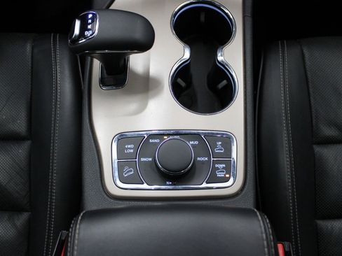 Used 2015 Jeep Grand Cherokee Overland image 33