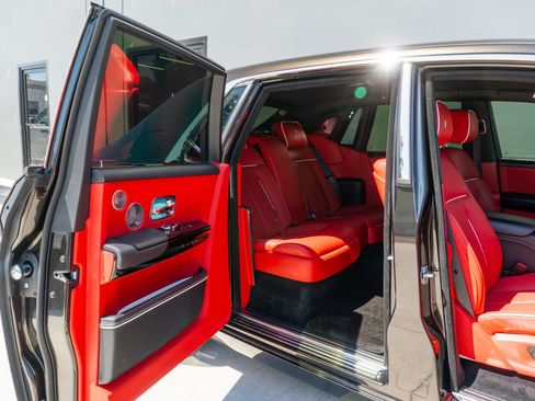 Used 2021 Rolls-Royce Phantom Sedan RWD image 65