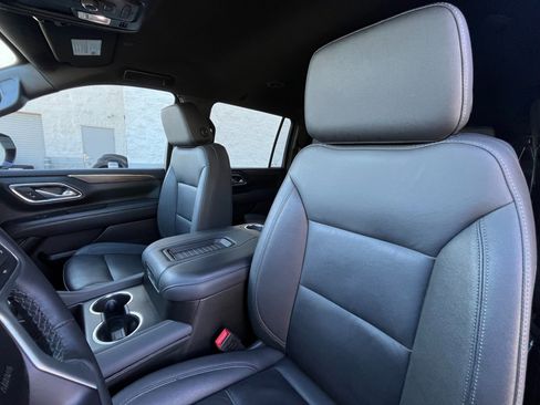Used 2024 Chevrolet Suburban LT image 23