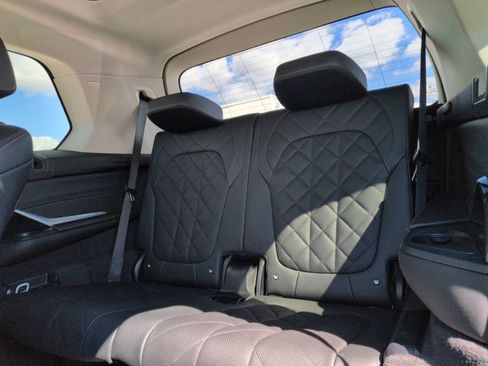 Used 2024 BMW X7 xDrive40i w/ Parking Assistance Package image 22