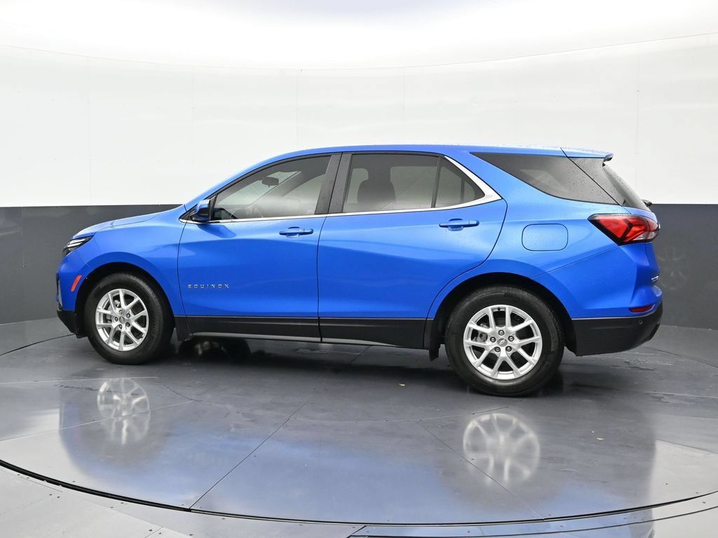 Used 2024 Chevrolet Equinox LT FWD image 2