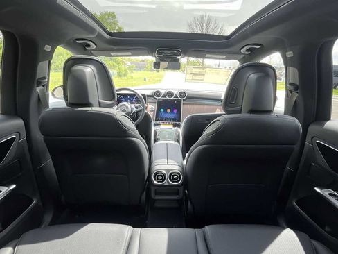 Used 2026 Mercedes-Benz GLC 300 4MATIC image 12