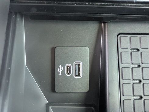 Used 2025 Ford F150 Platinum w/ Equipment Group 702A High AWD/4WD image 26