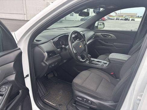 Used 2023 Chevrolet Traverse LT AWD/4WD image 5