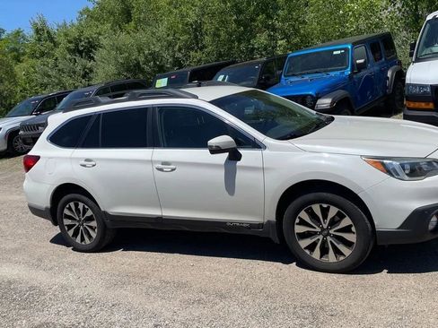 Used 2016 Subaru Outback 2.5i Limited AWD/4WD image 10