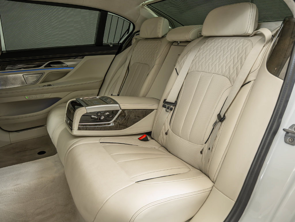Used 2019 BMW M760i xDrive w/ Luxury Rear Seating Package AWD/4WD image 45