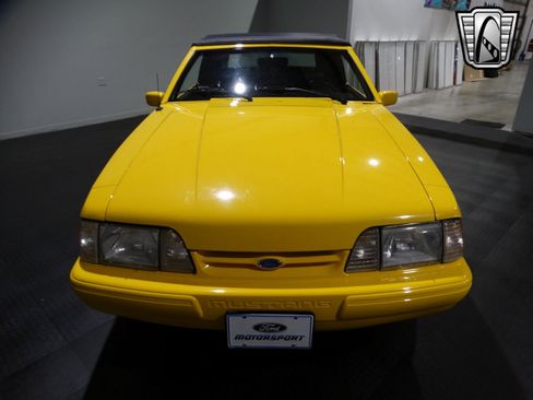 Used 1993 Ford Mustang LX image 2